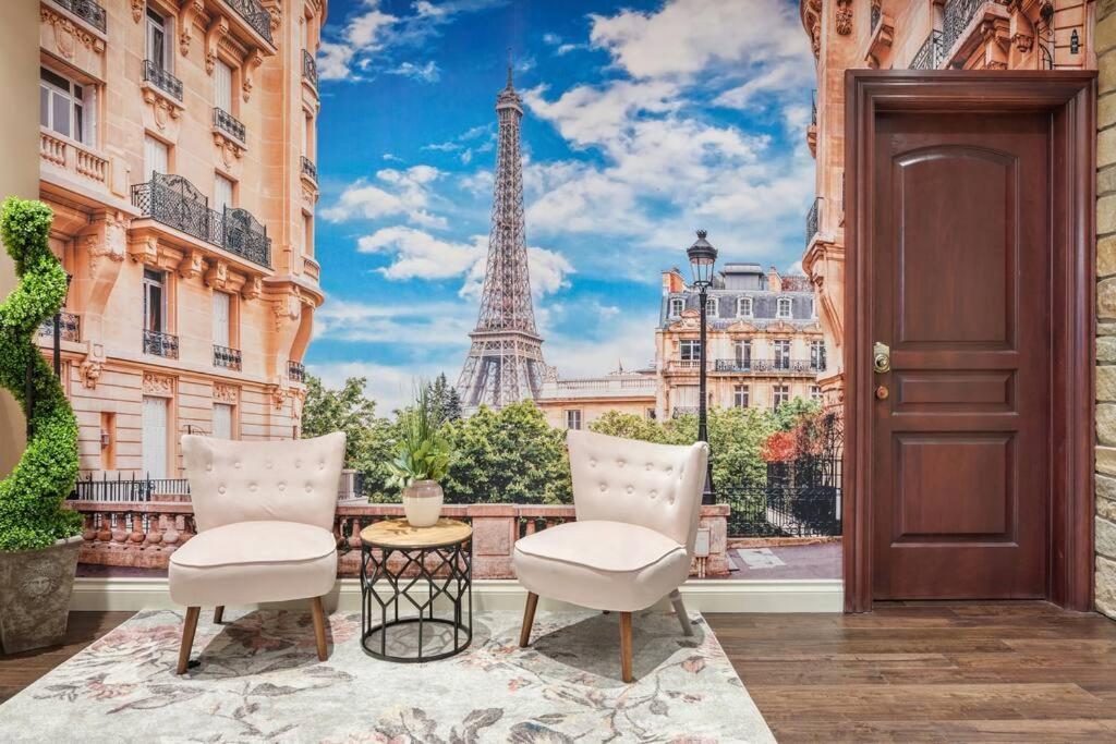 French Chateau W/Swim Spa & Theatre: 11,700 Sqft Calgary Exterior photo
